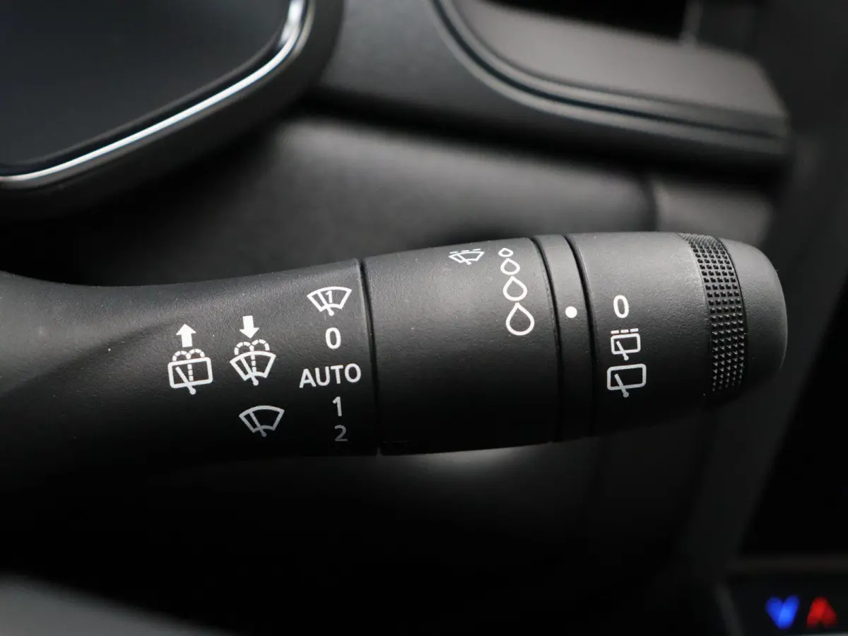 E-Tech full hybrid 145pk techno | Navigatie | Achteruitrijcamera | Parkeersensoren voor en achter | Climate control |
