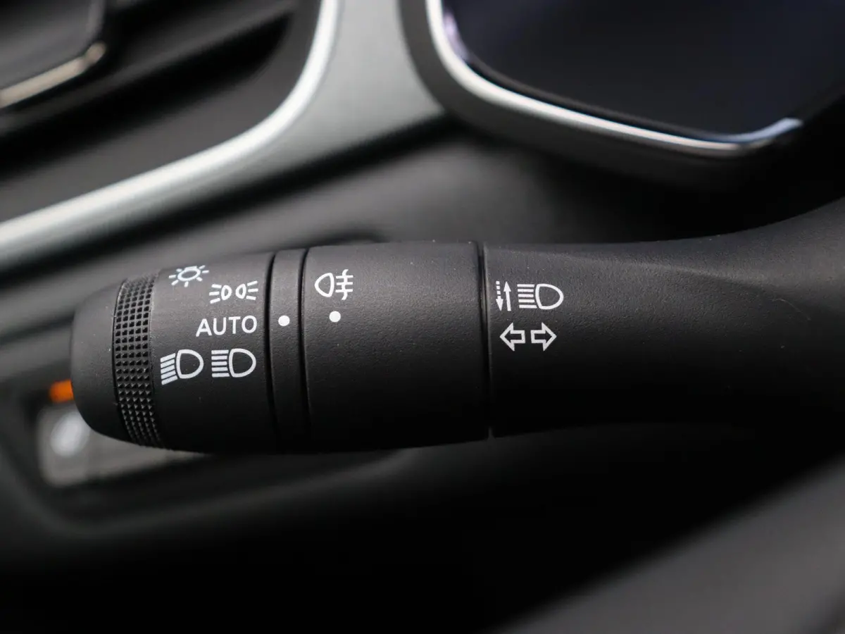E-Tech full hybrid 145pk techno | Navigatie | Achteruitrijcamera | Parkeersensoren voor en achter | Climate control |