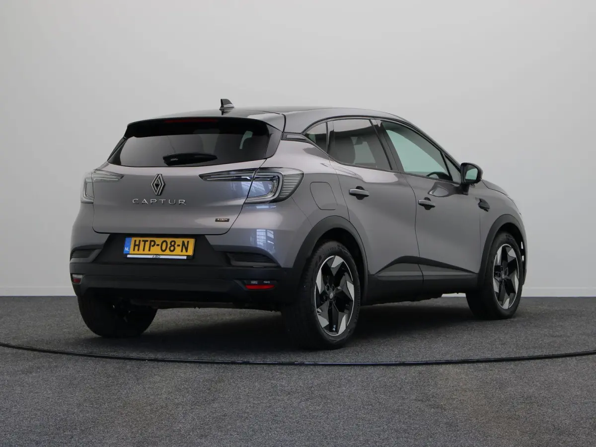 E-Tech full hybrid 145pk techno | Navigatie | Achteruitrijcamera | Parkeersensoren voor en achter | Climate control |
