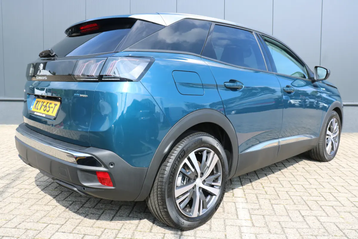 1.6 HYbrid 225 Allure Pack Business | Navi | Camera | PDC V+A | Cruise control | Keyless entry | LMV 18 " |