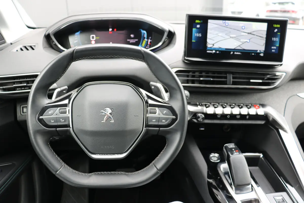 1.6 HYbrid 225 Allure Pack Business | Navi | Camera | PDC V+A | Cruise control | Keyless entry | LMV 18 " |