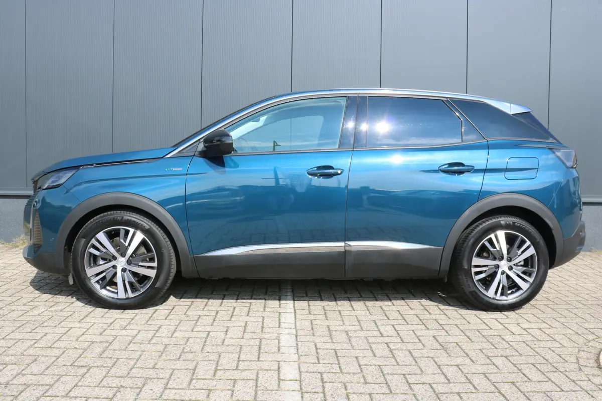 1.6 HYbrid 225 Allure Pack Business | Navi | Camera | PDC V+A | Cruise control | Keyless entry | LMV 18 " |