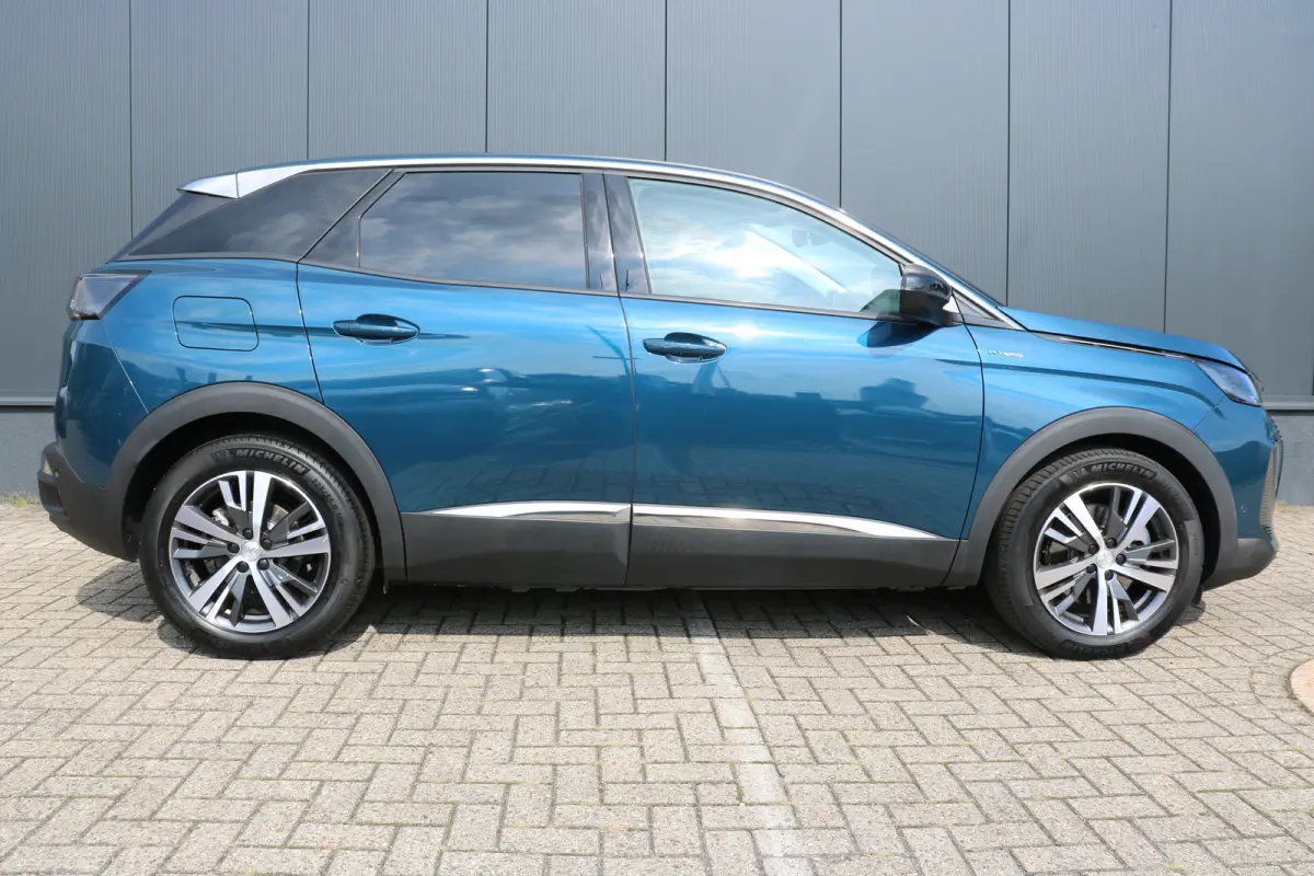 1.6 HYbrid 225 Allure Pack Business | Navi | Camera | PDC V+A | Cruise control | Keyless entry | LMV 18 " |