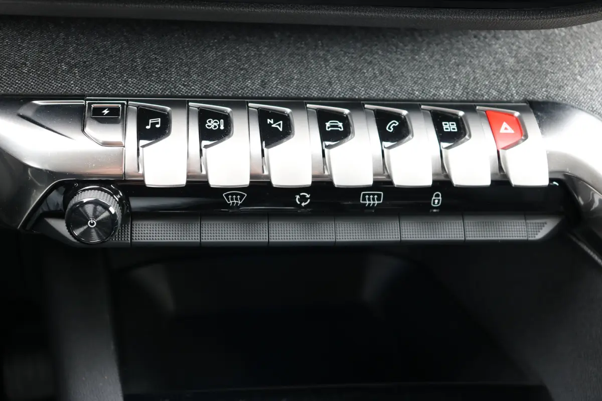 1.6 HYbrid 225 Allure Pack Business | Navi | Camera | PDC V+A | Cruise control | Keyless entry | LMV 18 " |