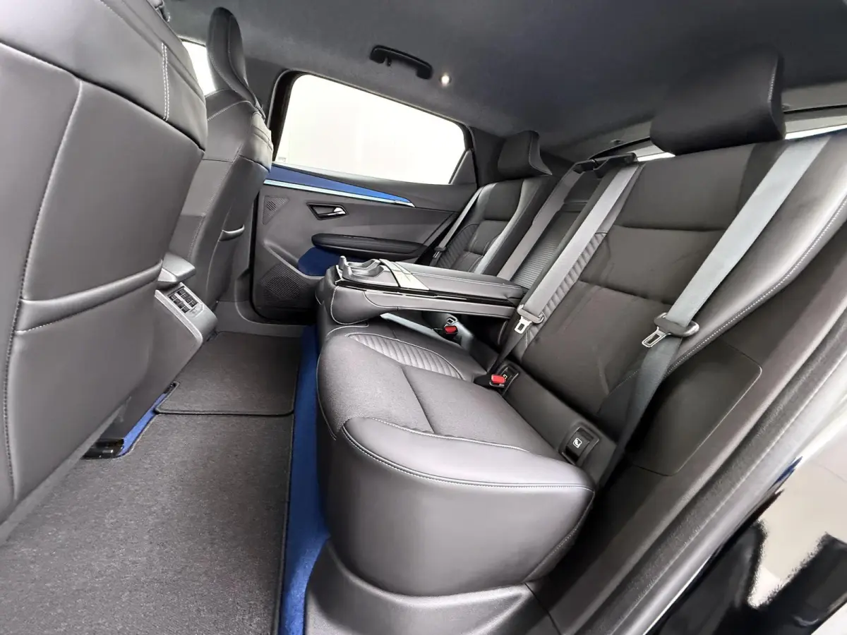 EV87 long range esprit Alpine 16K KM! | STOEL + STUURVERWARMING | ELEK. ACHTERKLEP | KEYLESS | DODEHOEK | ADAP. CRUISE | ALL IN RIJKLAAR PRIJS! |