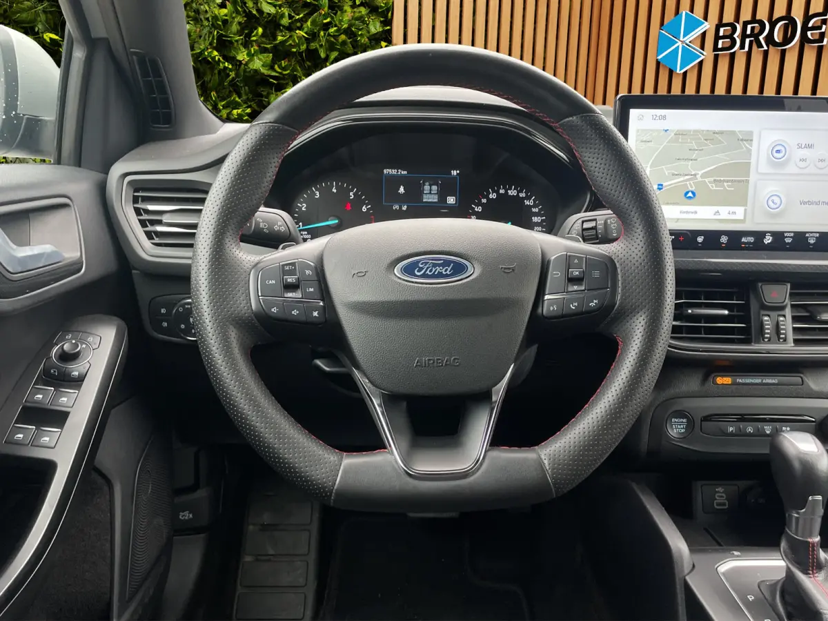 1.0 EcoBoost Hybrid ST-Line Cruise | Stoel- stuurverw. | PDC | LED  | Navigatie | 17 Inch | Carplay