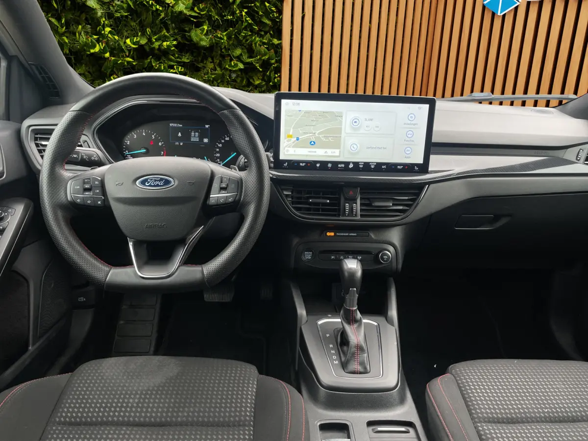 1.0 EcoBoost Hybrid ST-Line Cruise | Stoel- stuurverw. | PDC | LED  | Navigatie | 17 Inch | Carplay