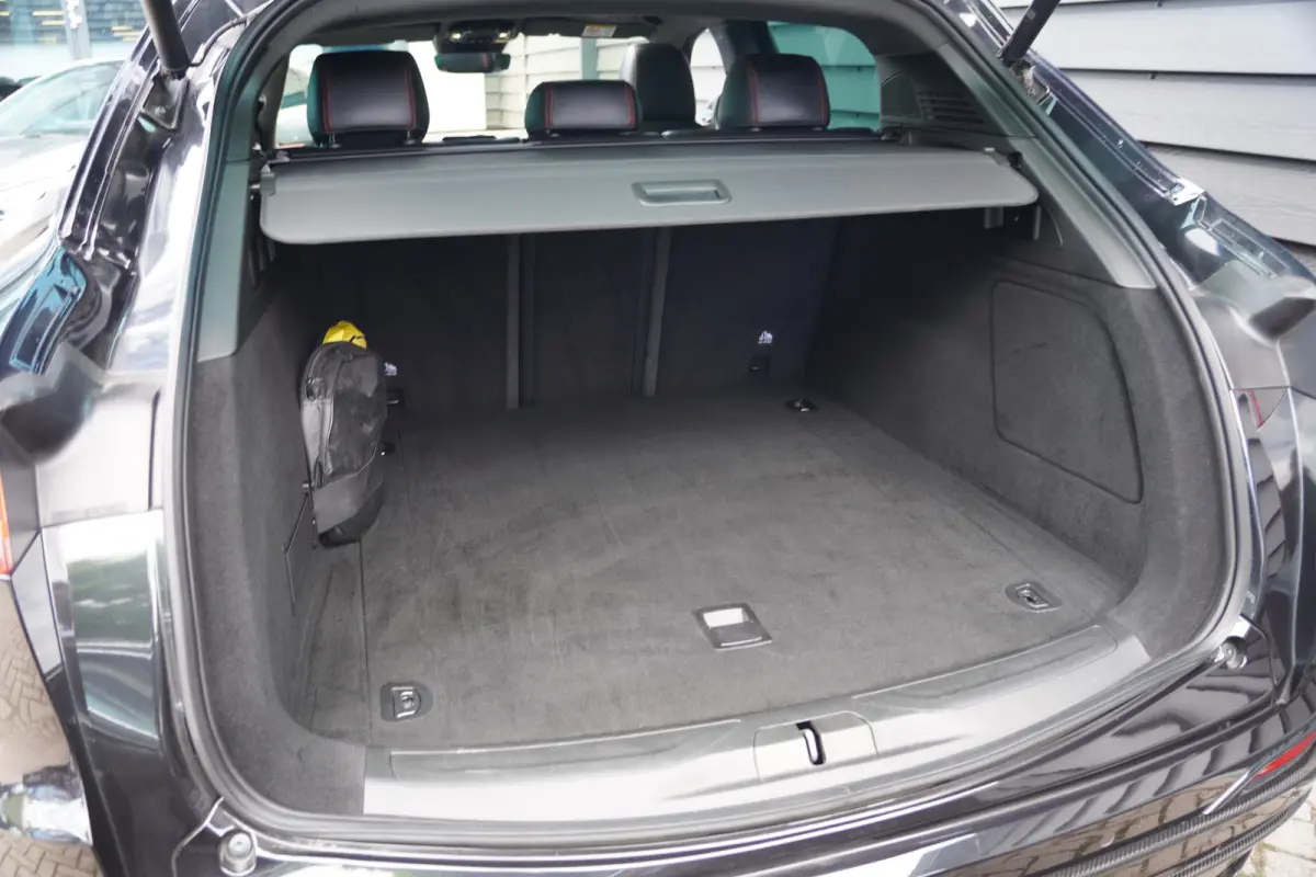 3.0 V6 Trofeo - PANODAK - TREKHAAK - HEAD UP - 360 CAMERA - SONUS FABER -