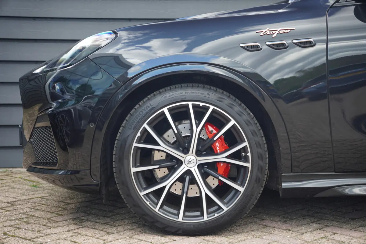 3.0 V6 Trofeo - PANODAK - TREKHAAK - HEAD UP - 360 CAMERA - SONUS FABER -