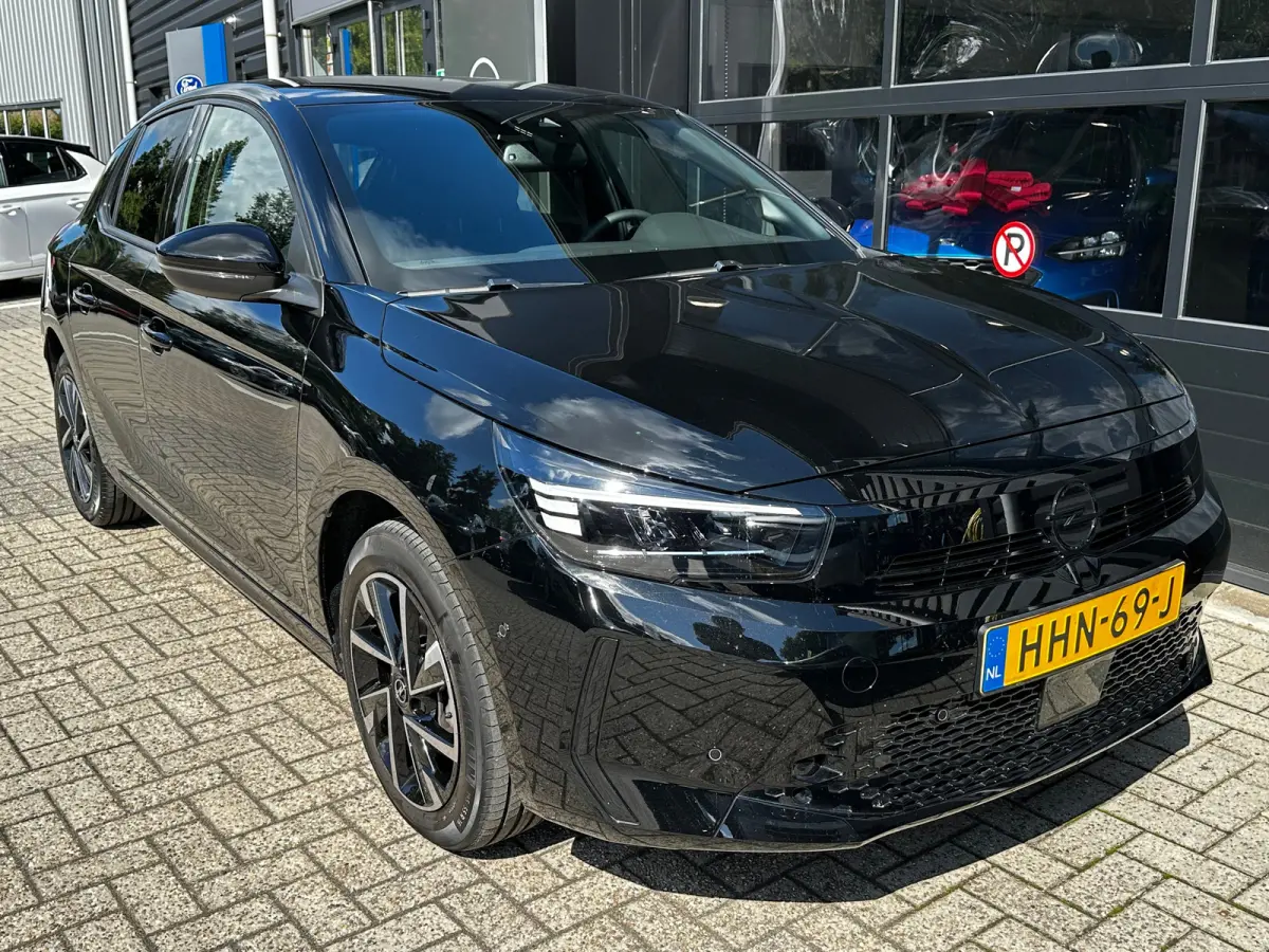1.2 Turbo 100 PK GS | CLIMATE CONTROL| DODEHOEK DETECTIE| KEYLESS ENTRY & START| DRAADLOZE TELEFOONLADER| LED| NAVIGATIE + APPLE CARPLAY/ANDROID AUTO| CAMERA + PARKEERSENSOREN| BROEKHUIS OND