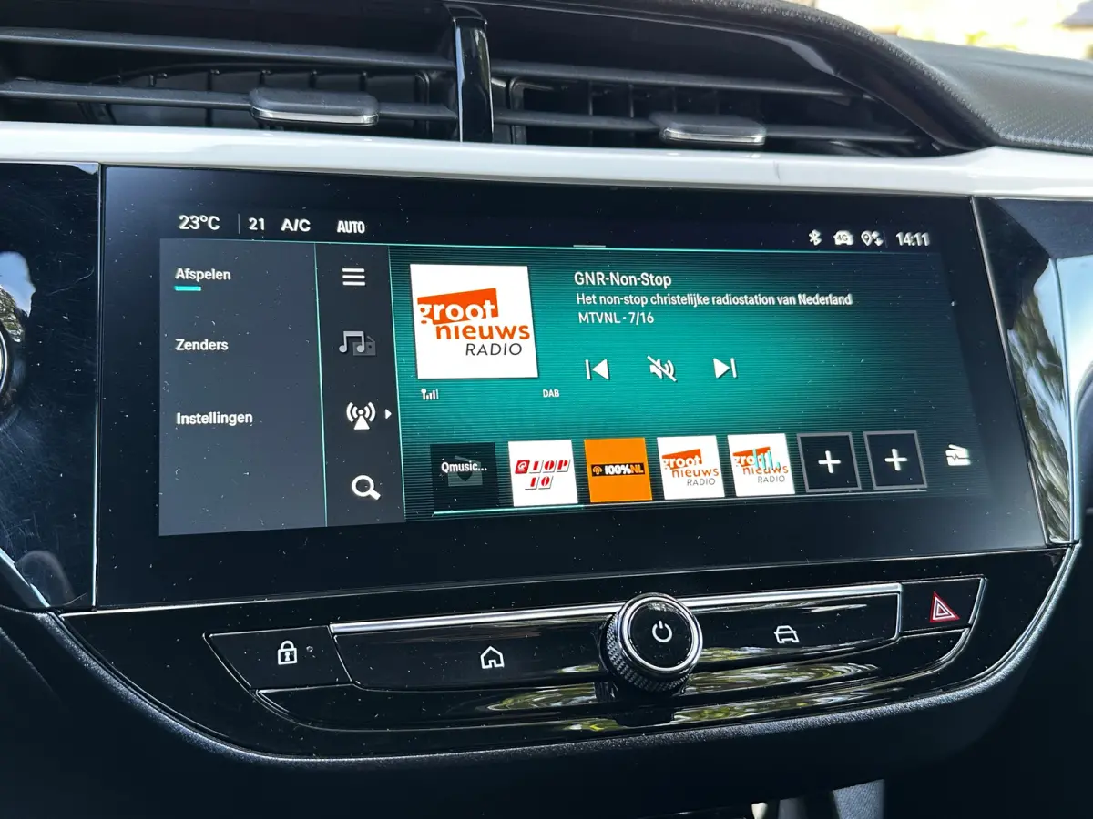 1.2 Turbo 100 PK GS | CLIMATE CONTROL| DODEHOEK DETECTIE| KEYLESS ENTRY & START| DRAADLOZE TELEFOONLADER| LED| NAVIGATIE + APPLE CARPLAY/ANDROID AUTO| CAMERA + PARKEERSENSOREN| BROEKHUIS OND