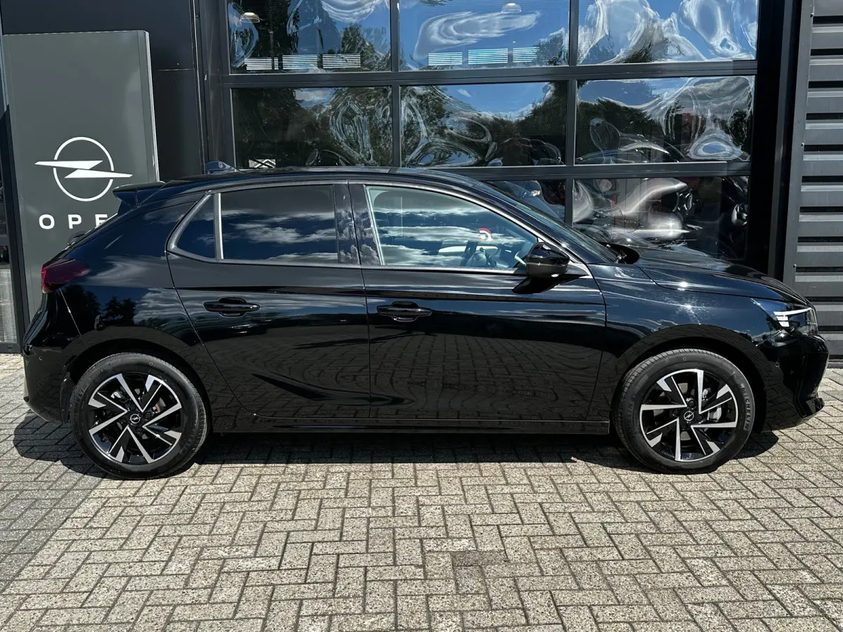 1.2 Turbo 100 PK GS | CLIMATE CONTROL| DODEHOEK DETECTIE| KEYLESS ENTRY & START| DRAADLOZE TELEFOONLADER| LED| NAVIGATIE + APPLE CARPLAY/ANDROID AUTO| CAMERA + PARKEERSENSOREN| BROEKHUIS OND