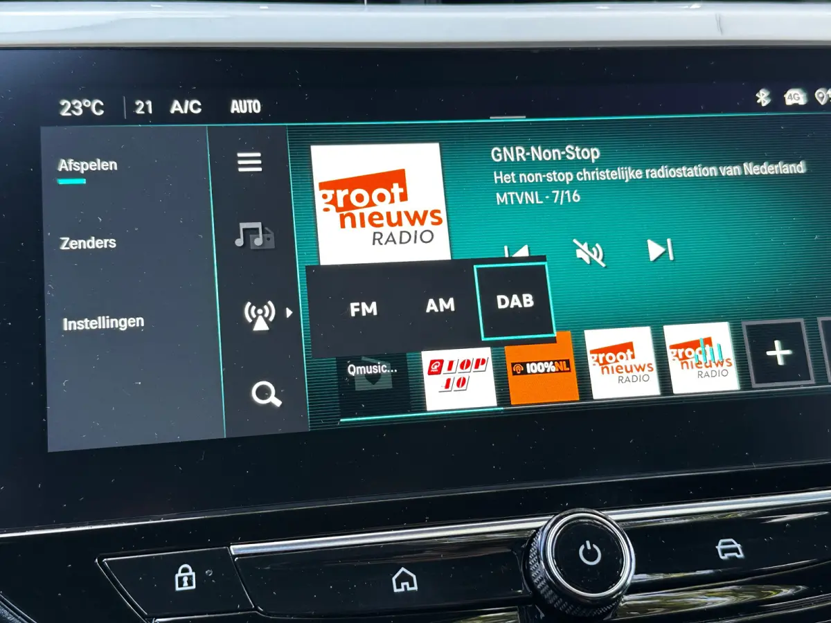 1.2 Turbo 100 PK GS | CLIMATE CONTROL| DODEHOEK DETECTIE| KEYLESS ENTRY & START| DRAADLOZE TELEFOONLADER| LED| NAVIGATIE + APPLE CARPLAY/ANDROID AUTO| CAMERA + PARKEERSENSOREN| BROEKHUIS OND