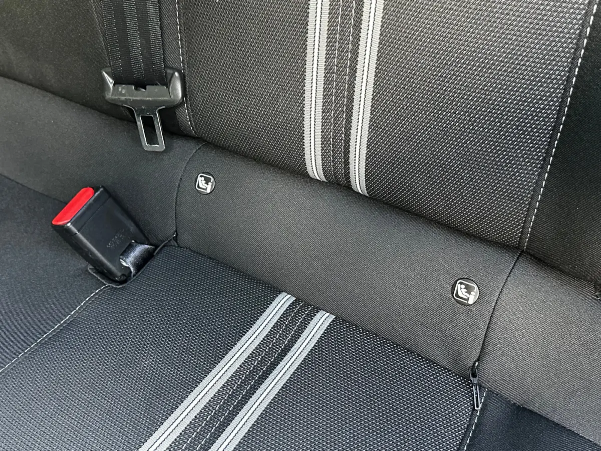 1.2 Turbo 100 PK GS | CLIMATE CONTROL| DODEHOEK DETECTIE| KEYLESS ENTRY & START| DRAADLOZE TELEFOONLADER| LED| NAVIGATIE + APPLE CARPLAY/ANDROID AUTO| CAMERA + PARKEERSENSOREN| BROEKHUIS OND