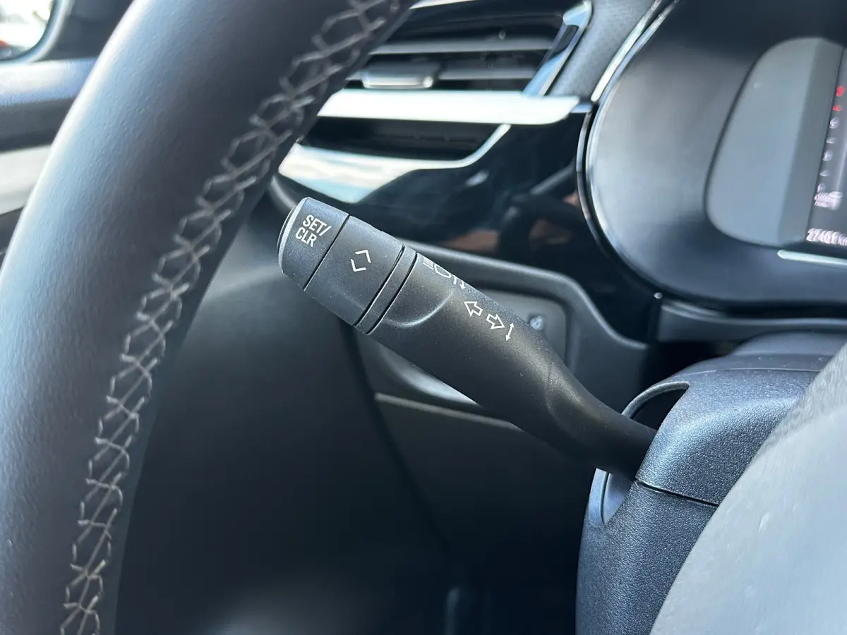 1.2 Turbo 100 PK GS | CLIMATE CONTROL| DODEHOEK DETECTIE| KEYLESS ENTRY & START| DRAADLOZE TELEFOONLADER| LED| NAVIGATIE + APPLE CARPLAY/ANDROID AUTO| CAMERA + PARKEERSENSOREN| BROEKHUIS OND