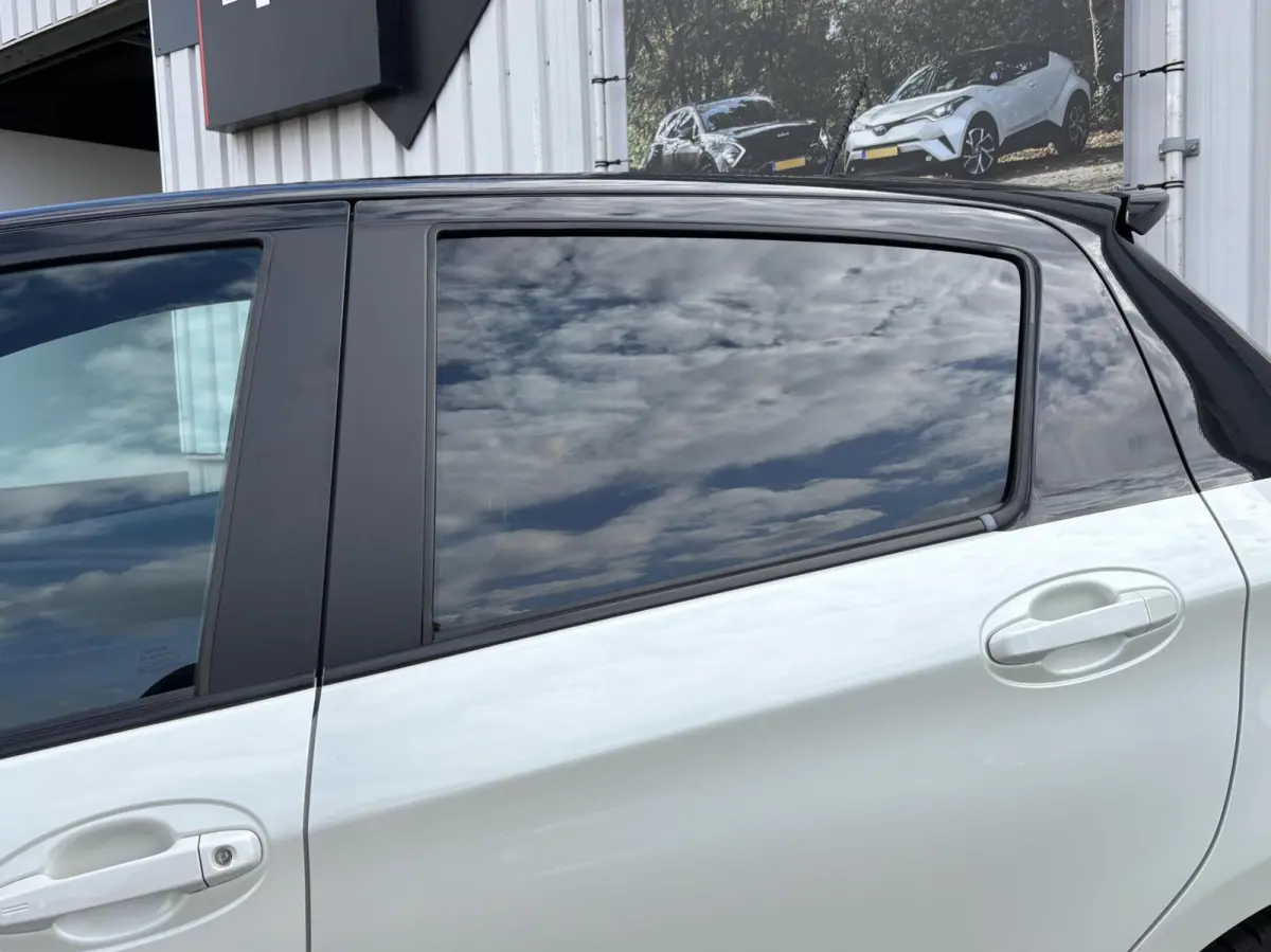 1.5 Hybrid Dynamic Bi-Tone | Keyless | Trekhaak | Camera | Stoelverwarming