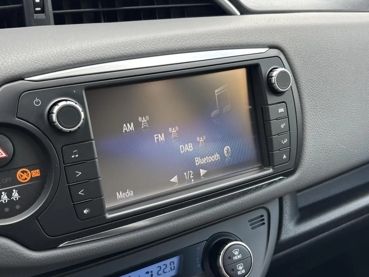 1.5 Hybrid Dynamic Bi-Tone | Keyless | Trekhaak | Camera | Stoelverwarming
