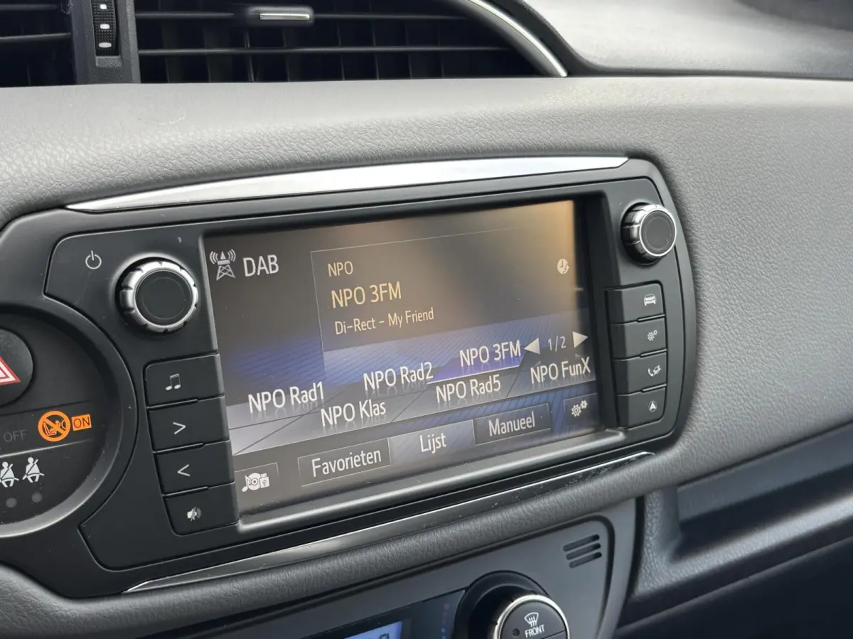 1.5 Hybrid Dynamic Bi-Tone | Keyless | Trekhaak | Camera | Stoelverwarming