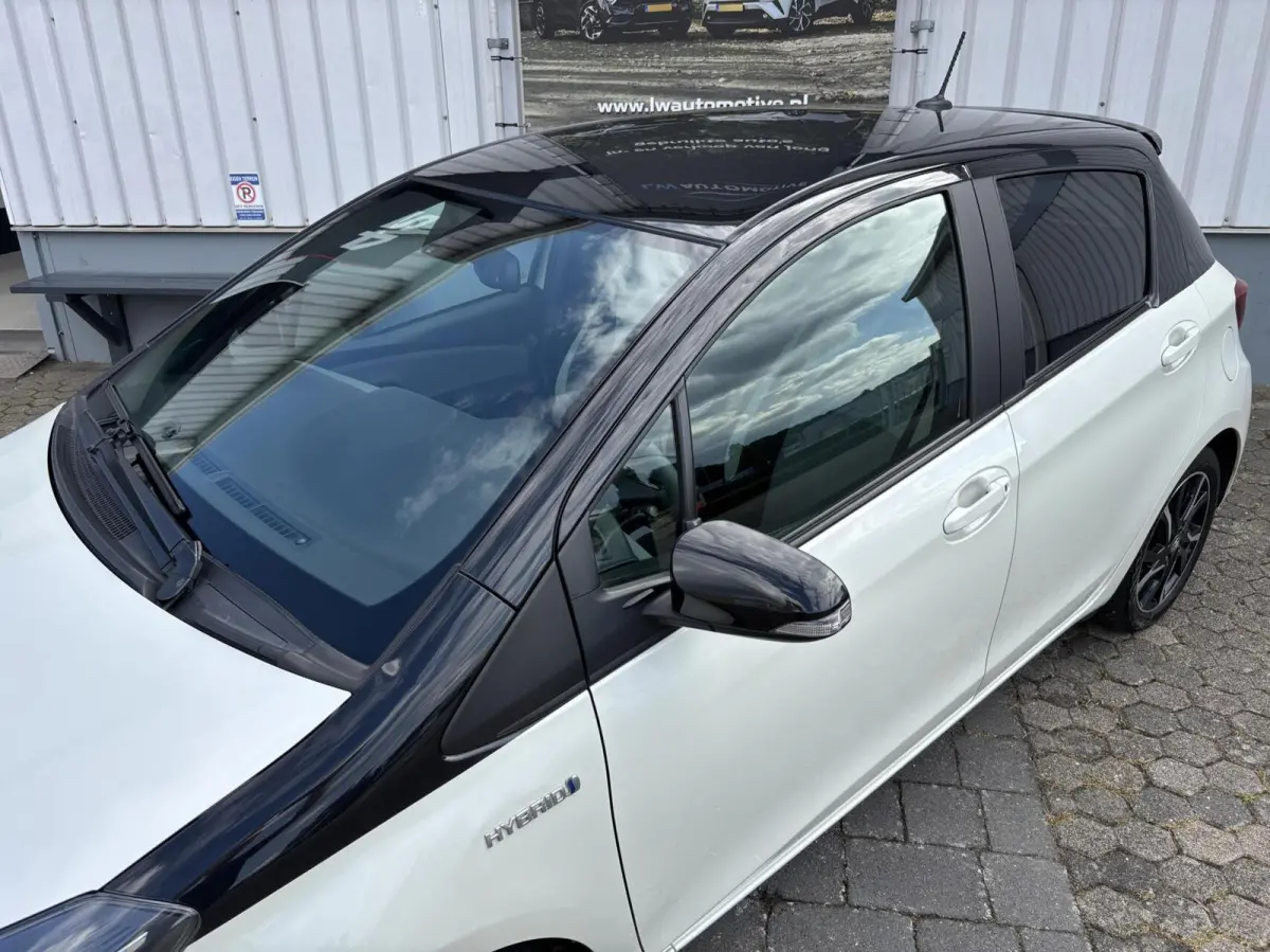 1.5 Hybrid Dynamic Bi-Tone | Keyless | Trekhaak | Camera | Stoelverwarming