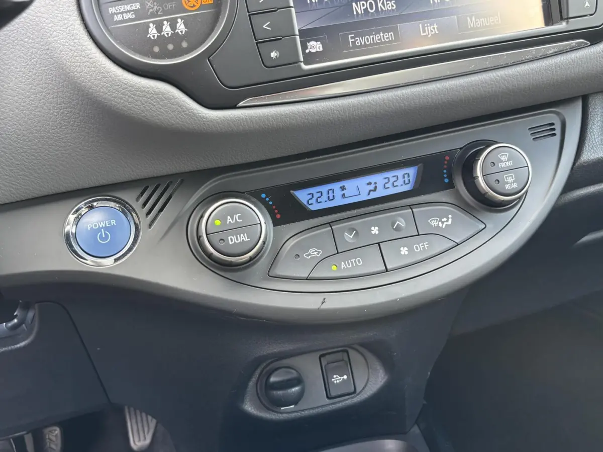 1.5 Hybrid Dynamic Bi-Tone | Keyless | Trekhaak | Camera | Stoelverwarming
