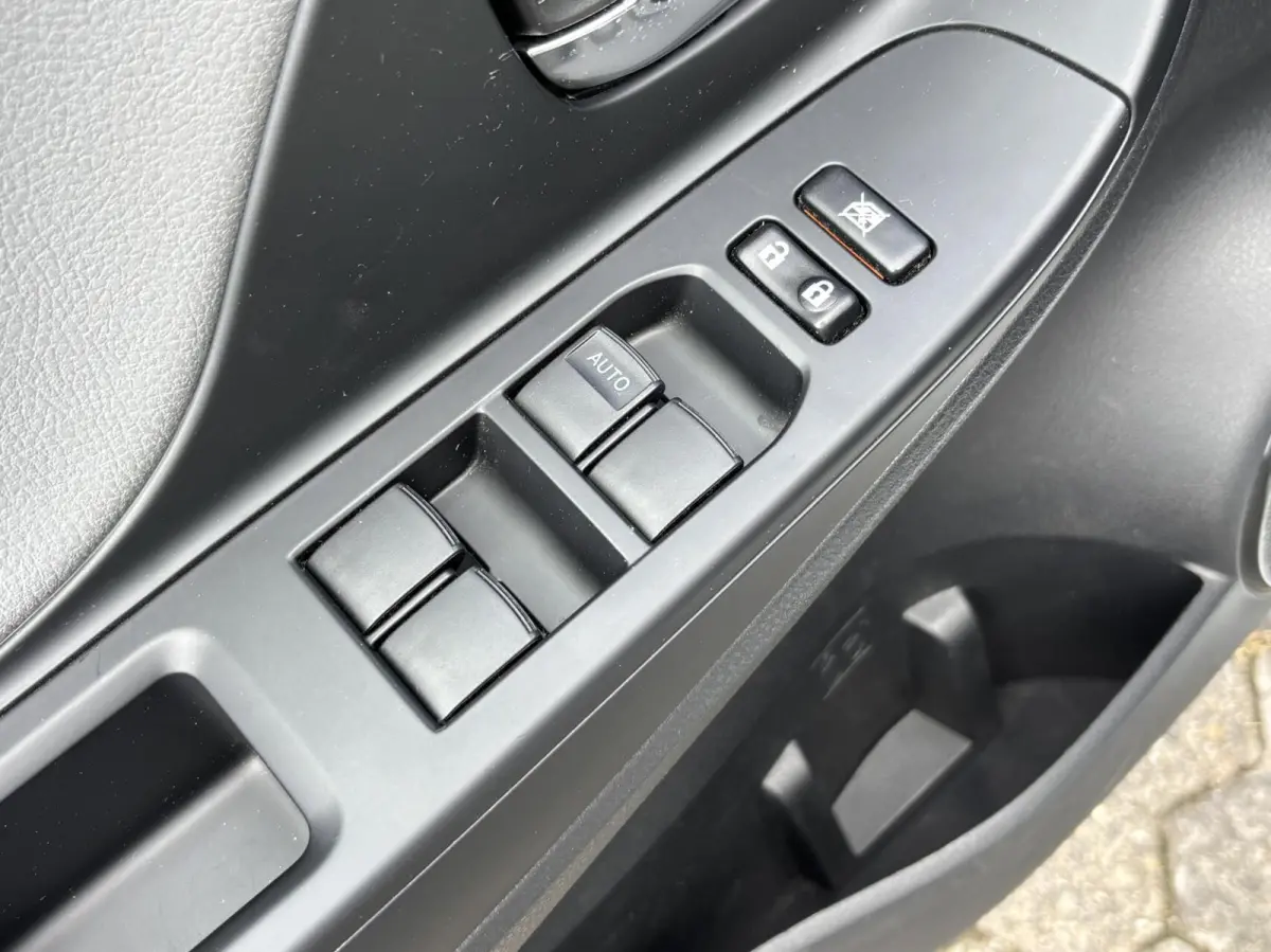 1.5 Hybrid Dynamic Bi-Tone | Keyless | Trekhaak | Camera | Stoelverwarming
