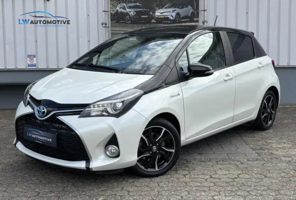 1.5 Hybrid Dynamic Bi-Tone | Keyless | Trekhaak | Camera | Stoelverwarming