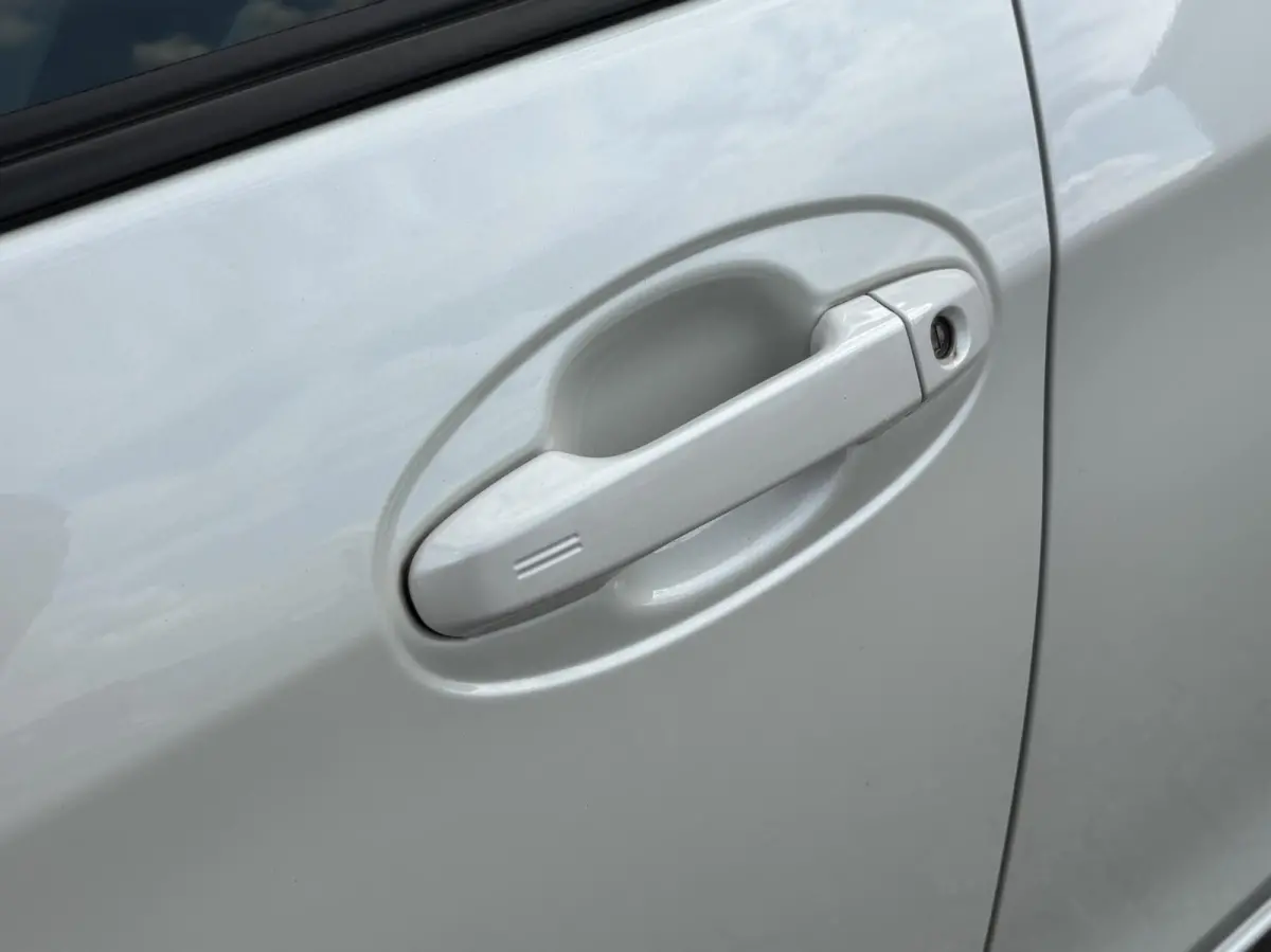 1.5 Hybrid Dynamic Bi-Tone | Keyless | Trekhaak | Camera | Stoelverwarming