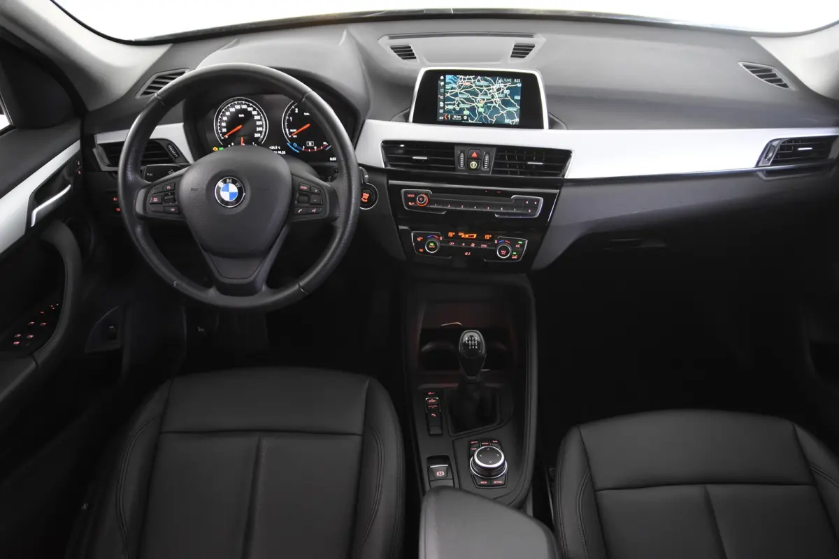 sDrive18i*1ste Eigenaar*Leer*Navigatie*Trekhaak*Carplay*