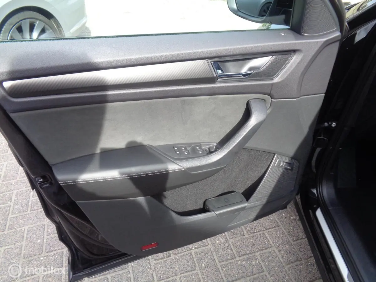 1.5 TSI Sportline Business/Full LED/20'' velgen/Ecc/Camera/Trekhaak/DCC/1st eig