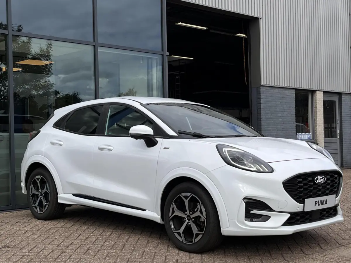 1.0 EcoBoost ST-Line 125PK Winterpack Adaptieve Cruise 360-Camera Matrix-LED Elek. Achterklep Navi Carplay Keyless Privacy Glass *Rijk uitgerust*