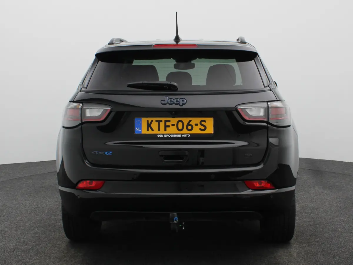 4xe 240 Plug-in Hybrid S | Leder | Navi | Adaptieve cruise | Camera | Elek. klep | Keyless | PDC V+A | Stoelverwarming |