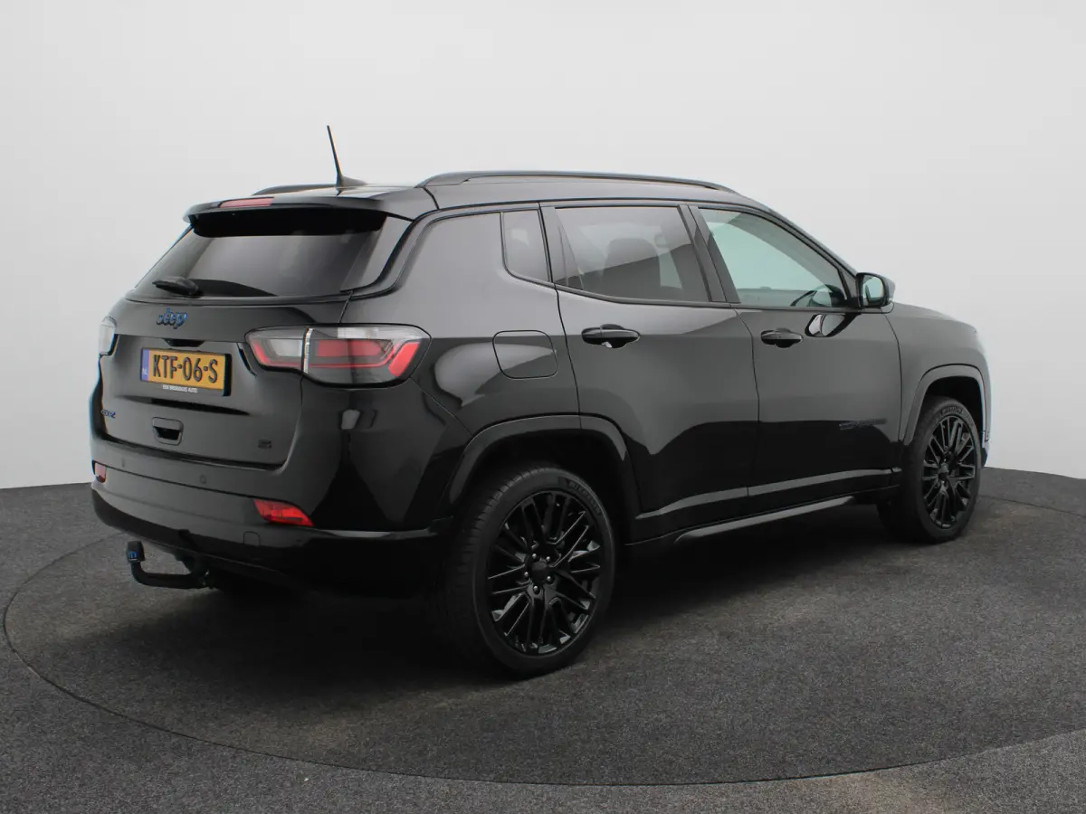 4xe 240 Plug-in Hybrid S | Leder | Navi | Adaptieve cruise | Camera | Elek. klep | Keyless | PDC V+A | Stoelverwarming |
