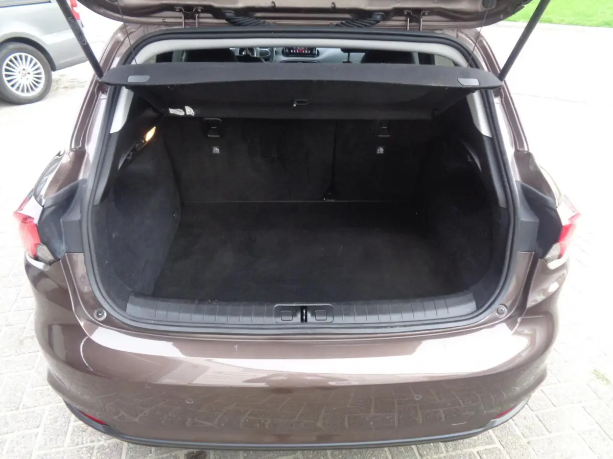 1.4 T-Jet 16v Business Lusso/Ecc/Airco/Lm velgen/PDC/Navi/LEER