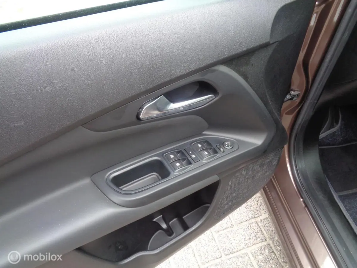 1.4 T-Jet 16v Business Lusso/Ecc/Airco/Lm velgen/PDC/Navi/LEER