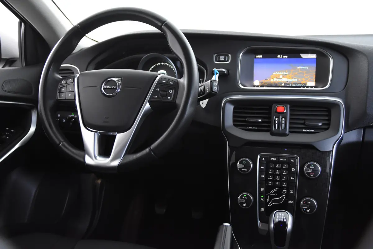 2.0 T3 Nordic+ *Leer*Navigatie*Stoelverwarming*Trekhaak*