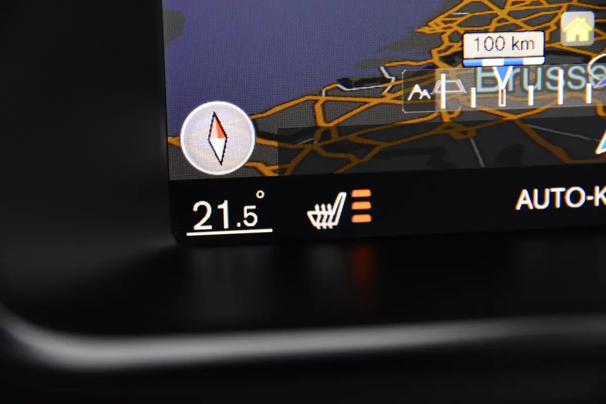 2.0 T3 Nordic+ *Leer*Navigatie*Stoelverwarming*Trekhaak*