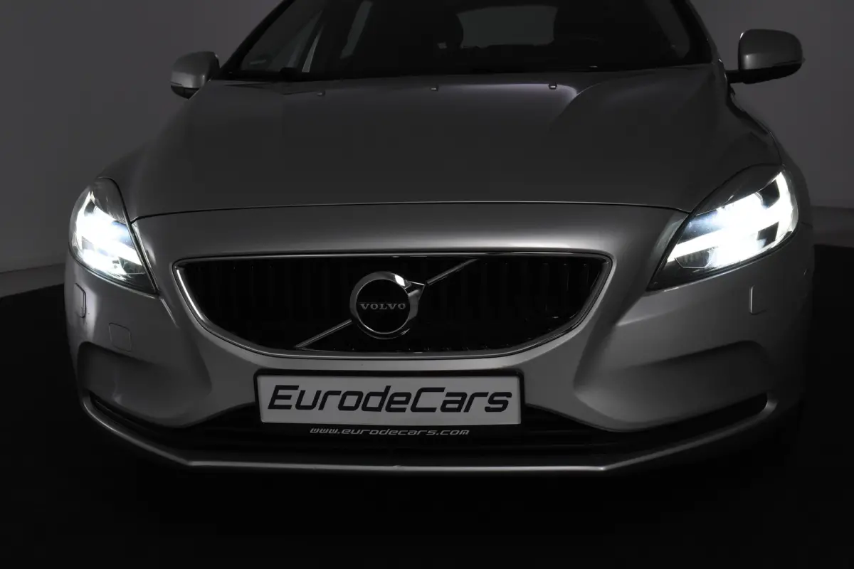 2.0 T3 Nordic+ *Leer*Navigatie*Stoelverwarming*Trekhaak*