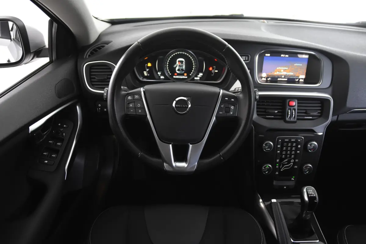 2.0 T3 Nordic+ *Leer*Navigatie*Stoelverwarming*Trekhaak*