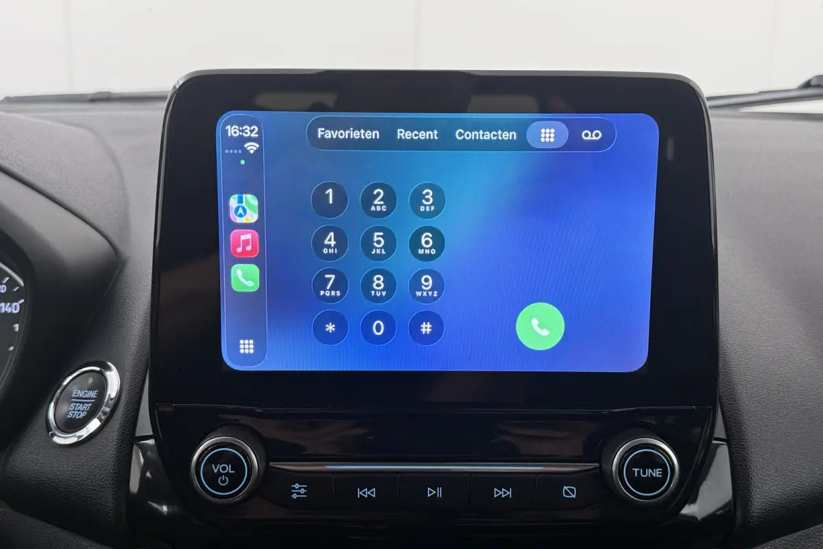 1.0 126 PK ST-Line Black Trekhaak Camera Carplay