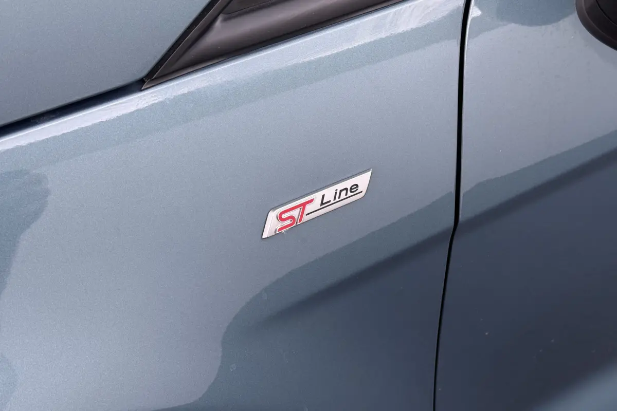 1.0 126 PK ST-Line Black Trekhaak Camera Carplay