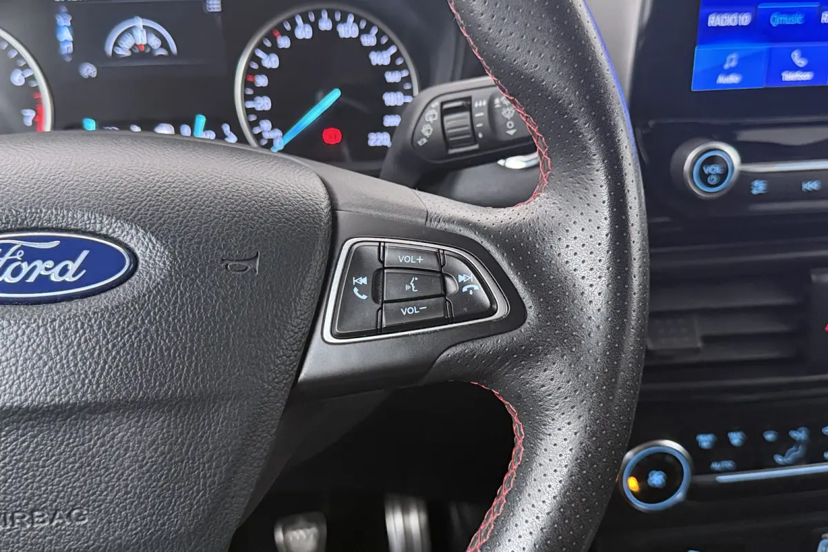 1.0 126 PK ST-Line Black Trekhaak Camera Carplay