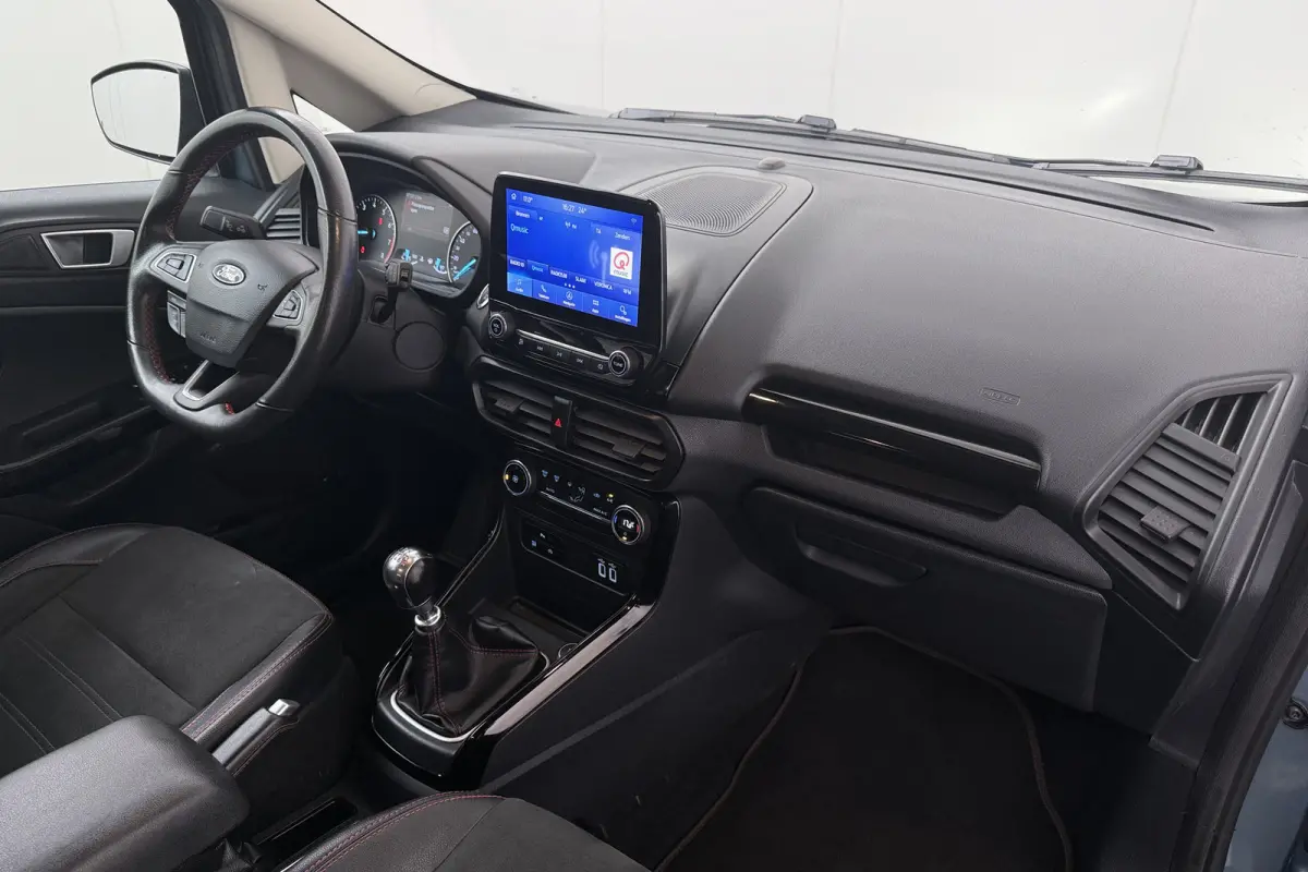 1.0 126 PK ST-Line Black Trekhaak Camera Carplay