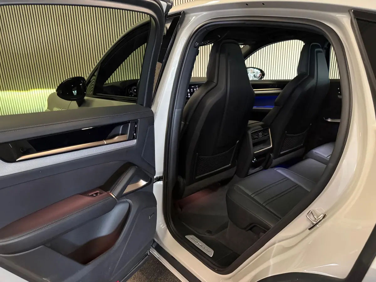 3.0 E-Hybrid SPORT DESIGN-SOH 91%-18 VOUDIG-BIJRIJDER DISPLAY-TREKHAAK-BOSE-SPORTUITLAAT-BTW