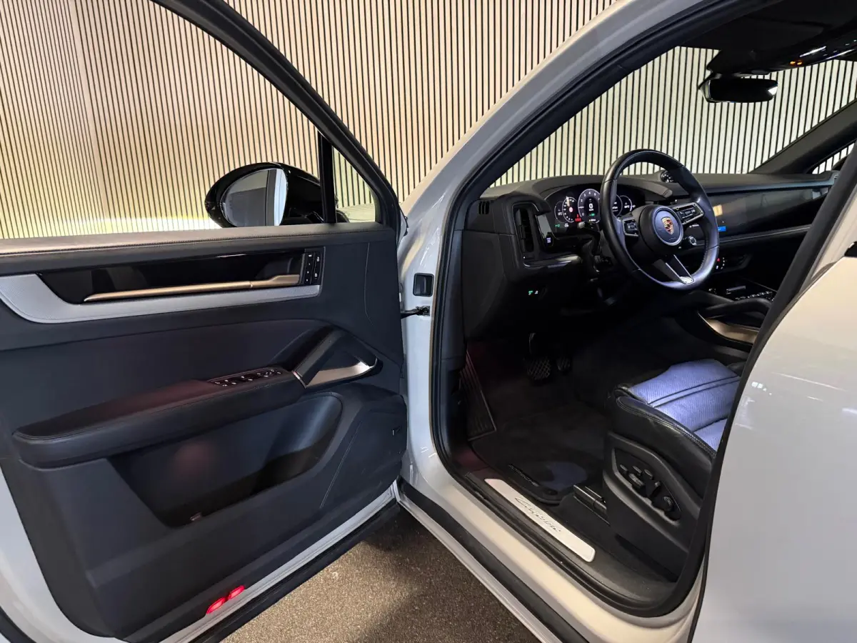 3.0 E-Hybrid SPORT DESIGN-SOH 91%-18 VOUDIG-BIJRIJDER DISPLAY-TREKHAAK-BOSE-SPORTUITLAAT-BTW