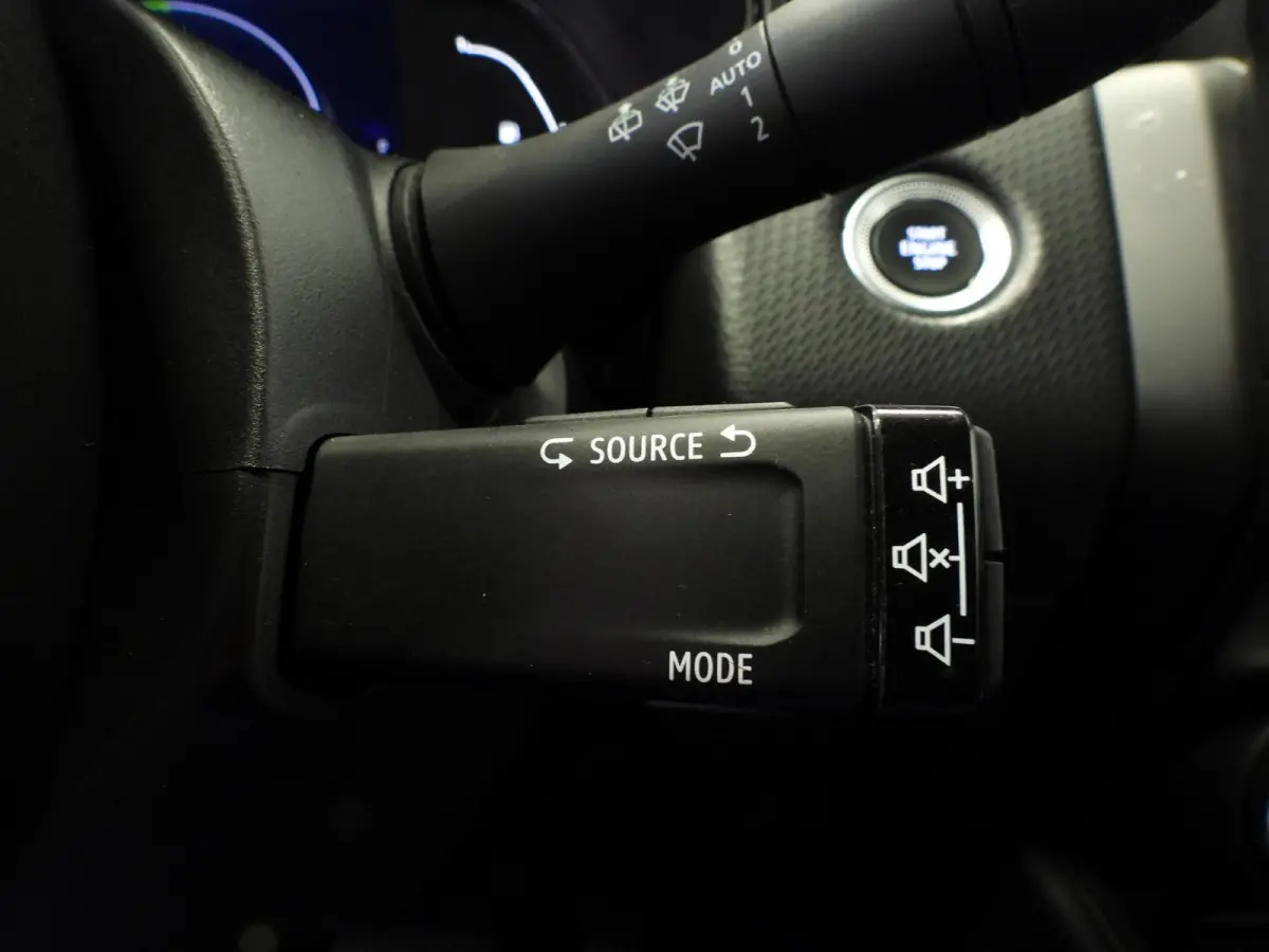 1.6 E-Tech Hybrid 140 Intens NAVI/360CAM/CLIMA/LED/17"LMV!
