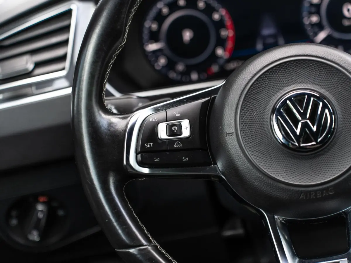 2.0 TSI 4Motion Highline|PANO|CRUISE|APP.