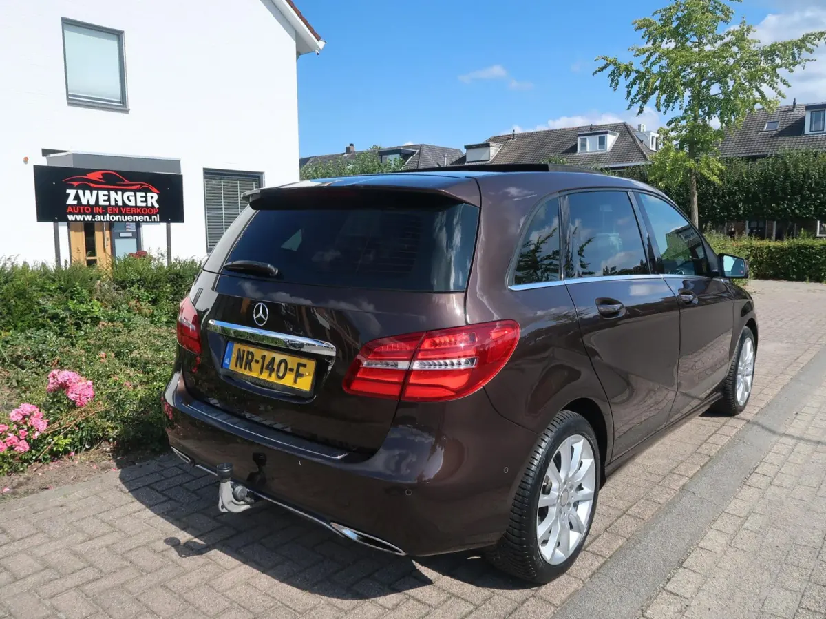 180 Sport AUT F-1 PANORAMADAK|TREKHAAK|MEMORY|CAMERA|ADAPTIVE CRUISECONTROL|LEDER|ZEER MOOI