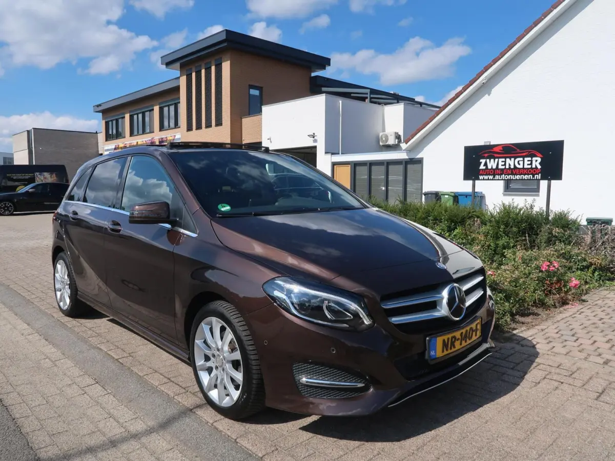 180 Sport AUT F-1 PANORAMADAK|TREKHAAK|MEMORY|CAMERA|ADAPTIVE CRUISECONTROL|LEDER|ZEER MOOI