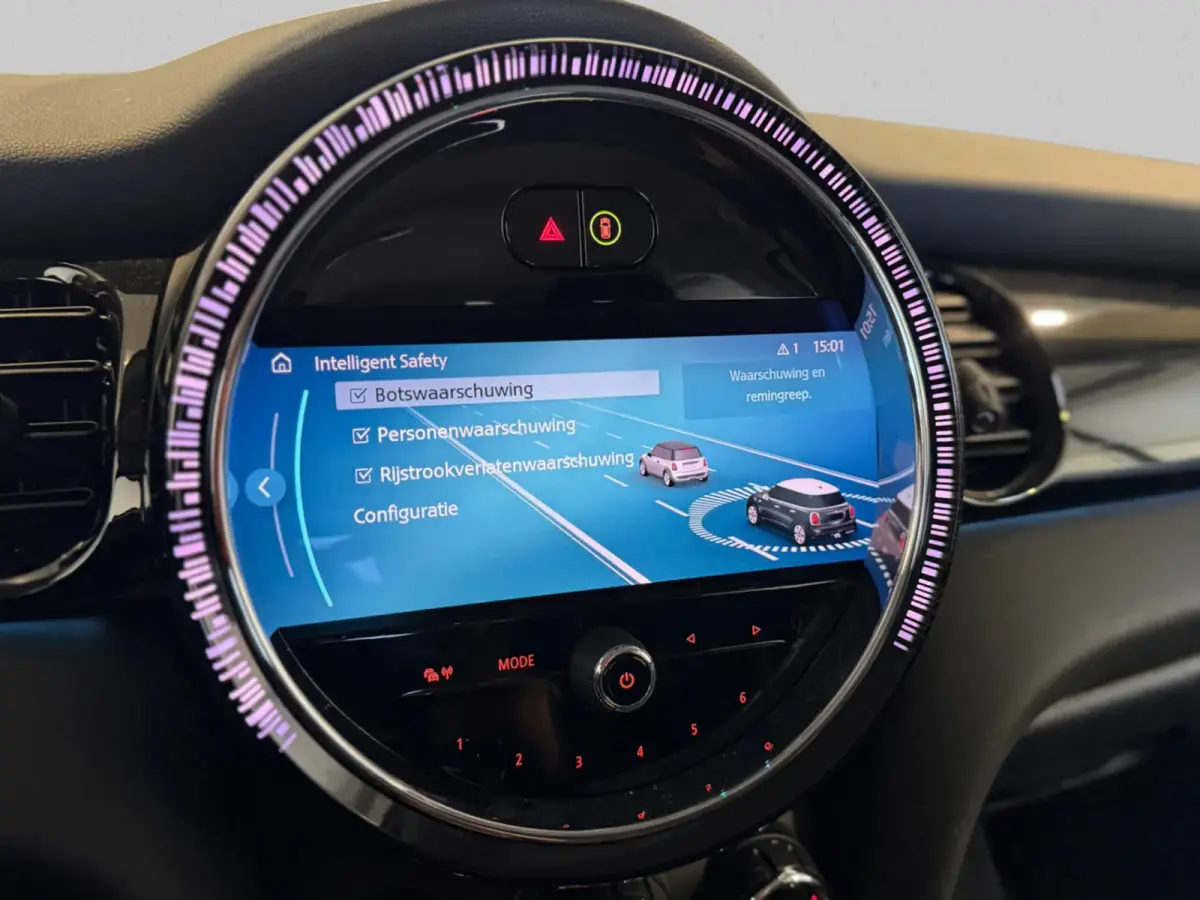 1.5 Cooper Camden Edition(NL-auto, 1e Eig, Dealer OndH, Carplay, PDC, Climate Con, Cruise Con, Navi, etc)
