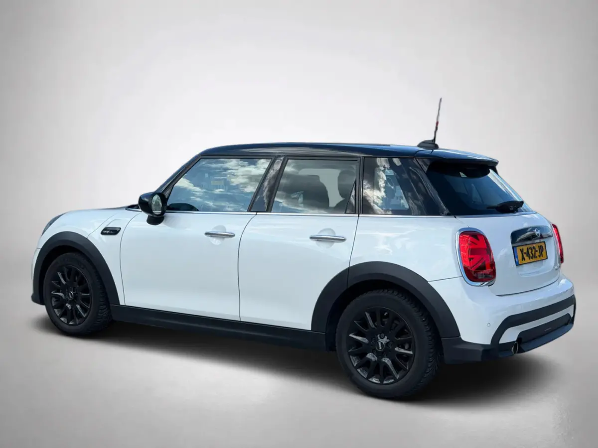 1.5 Cooper Camden Edition(NL-auto, 1e Eig, Dealer OndH, Carplay, PDC, Climate Con, Cruise Con, Navi, etc)